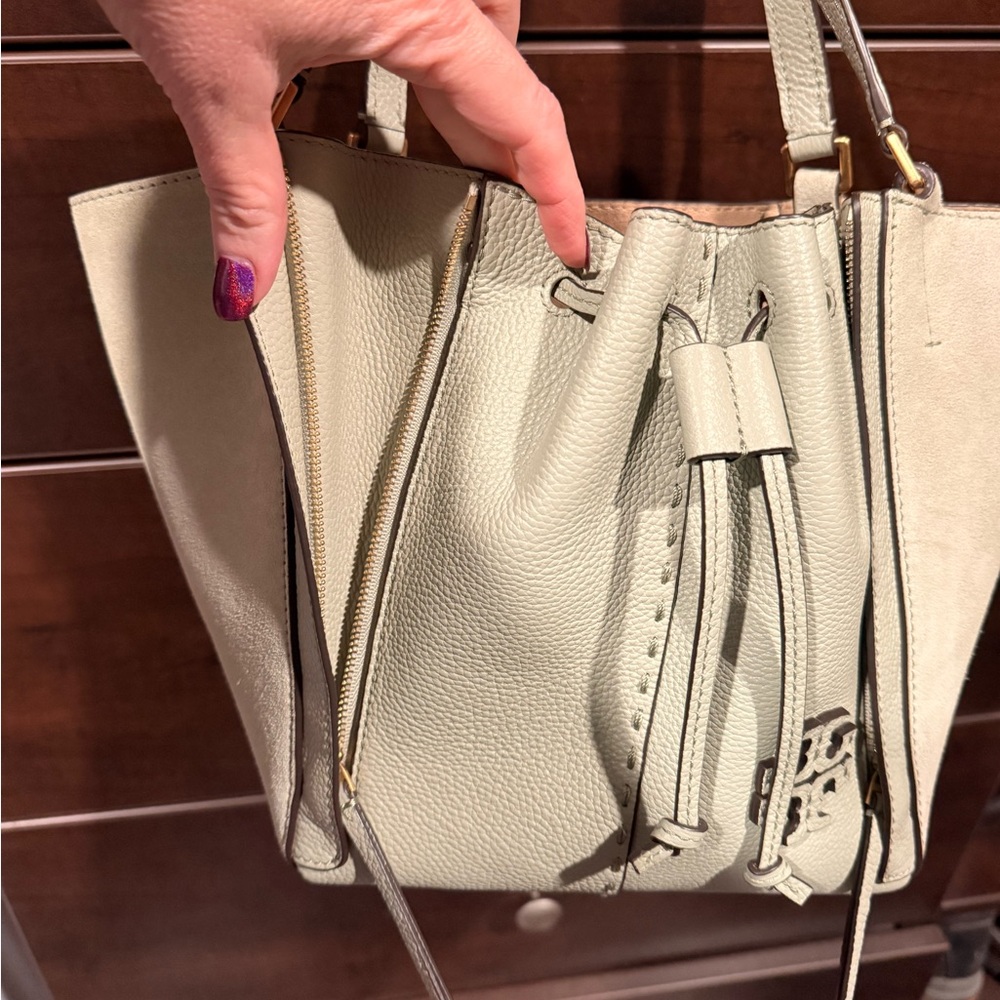Tory Burch McGraw Dragonfly Sage Green Leather Drawstring Shoulder Tote - Picture 5 of 10